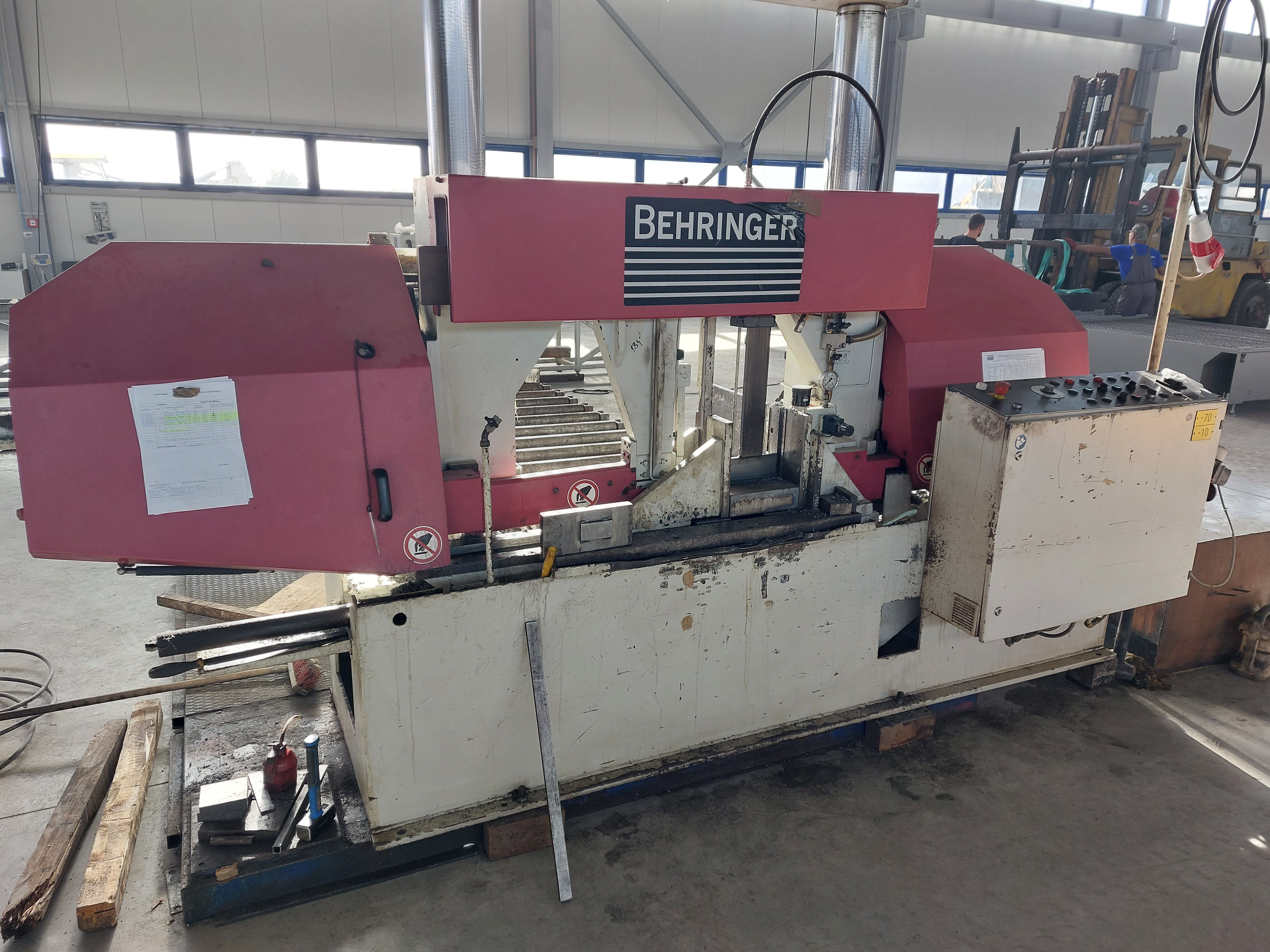 Polavtomatska žaga Behringer HBP530