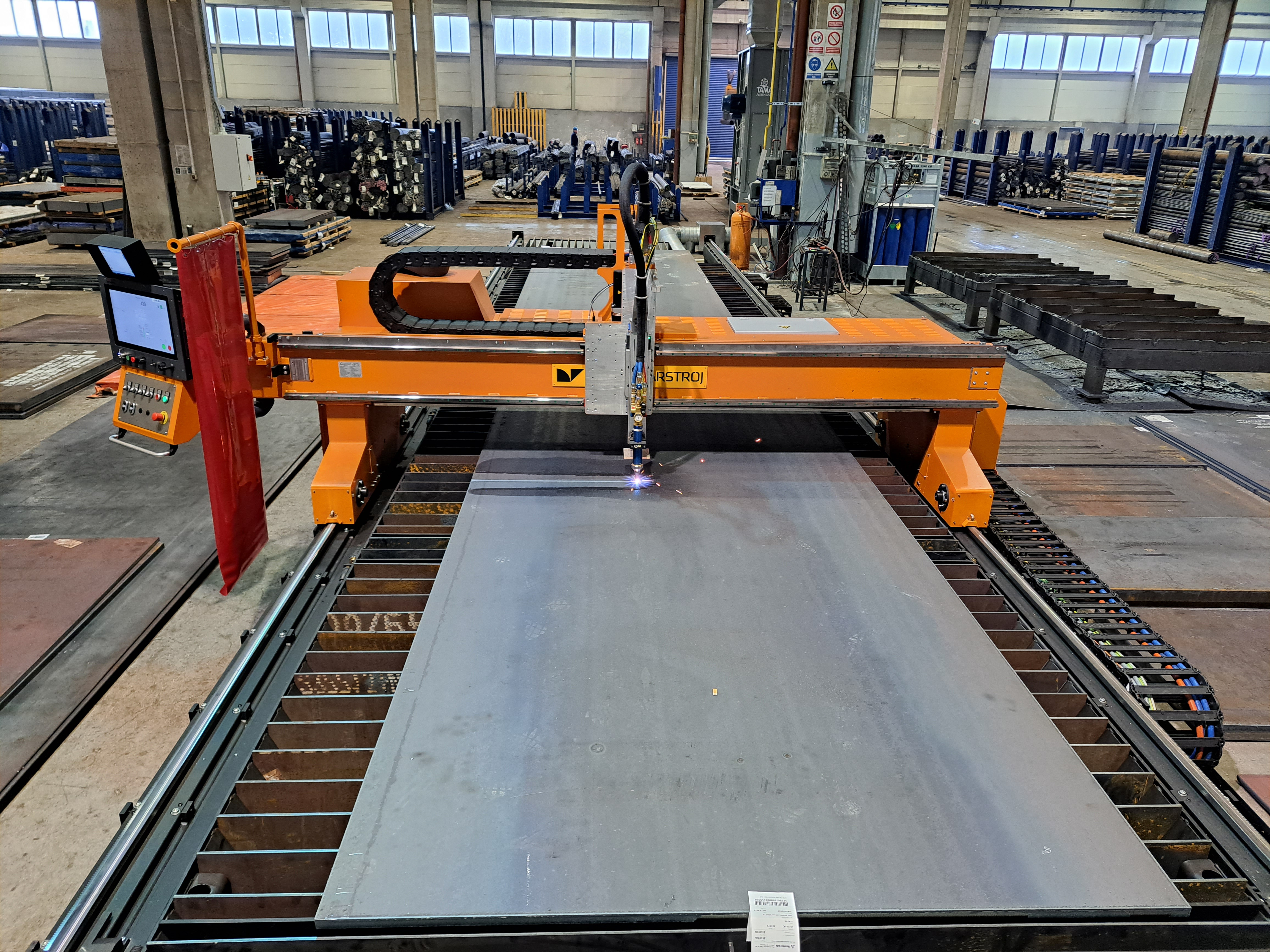 Plamenski razrez pločevine DAIHEN – VARSTROJ VARCUT 3,2 L2N/ EC