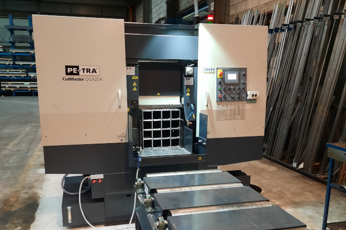 •	Avtomatska horizontalna žaga PETRA CutMaster DC420A