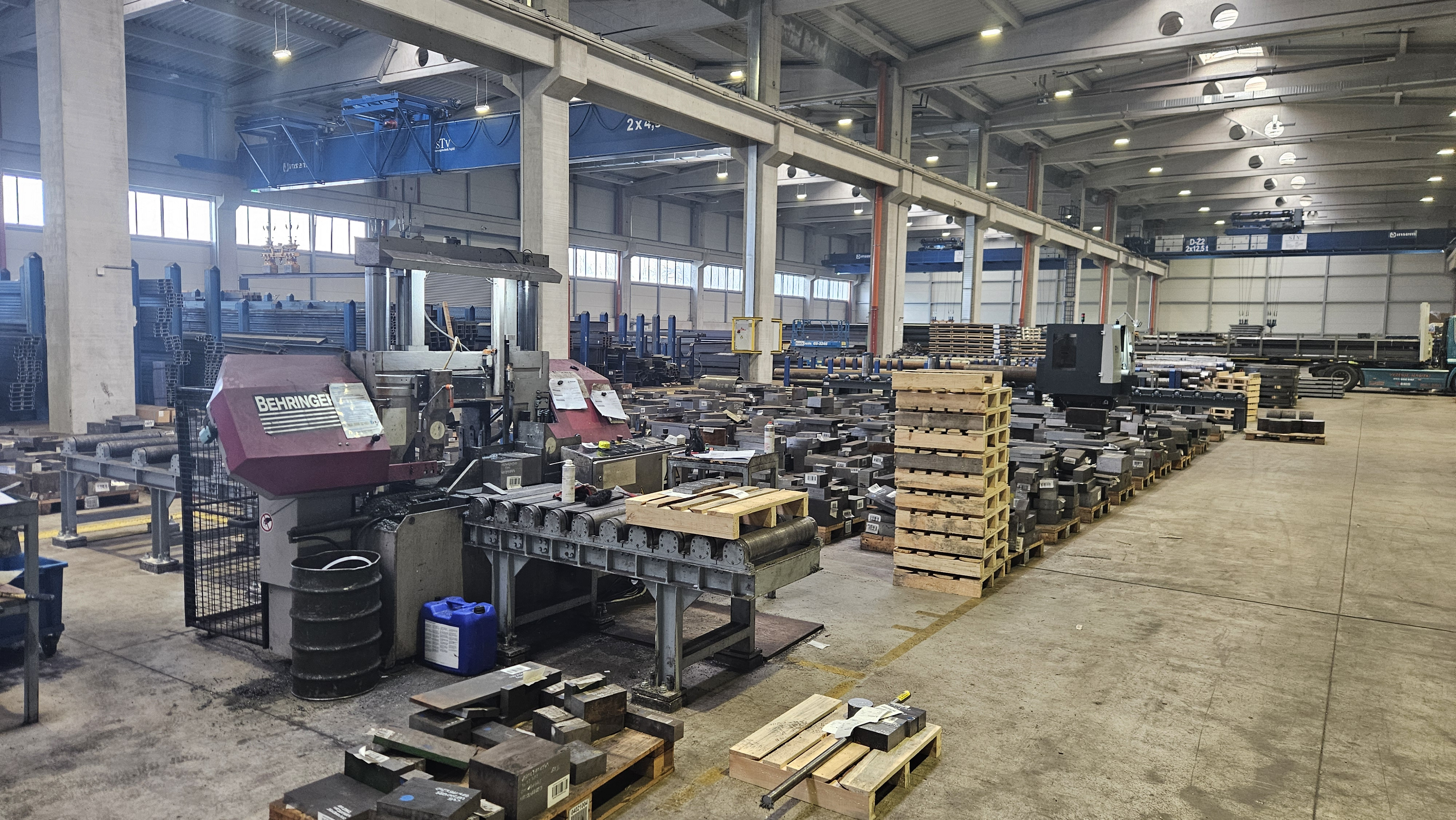 Polavtomatska žaga Behringer HBP800